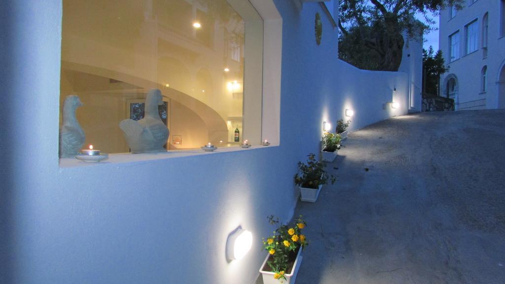 Boutique Hotel Helios (Adults Only) Сорренто Экстерьер фото