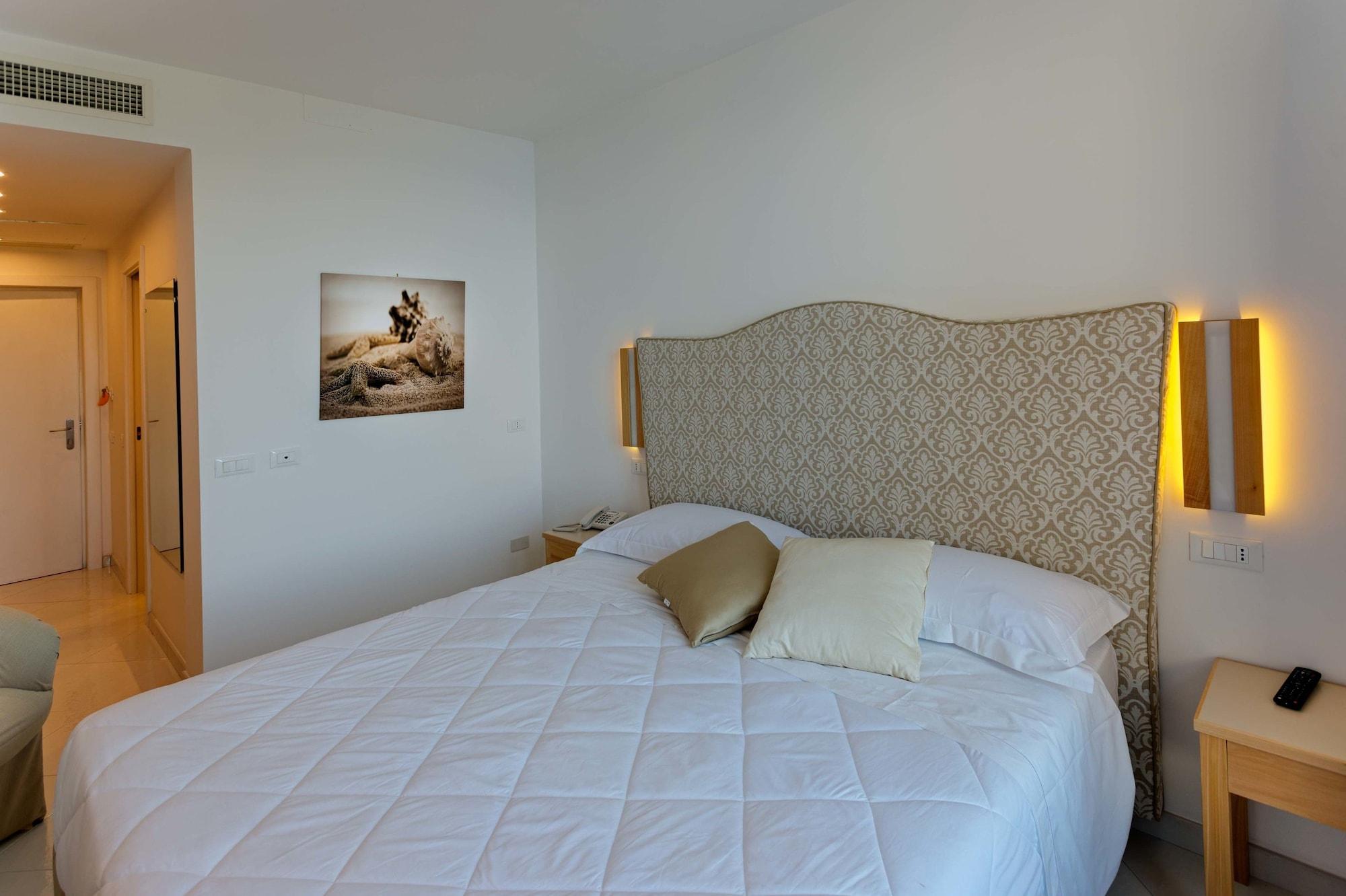 Boutique Hotel Helios (Adults Only) Сорренто Экстерьер фото