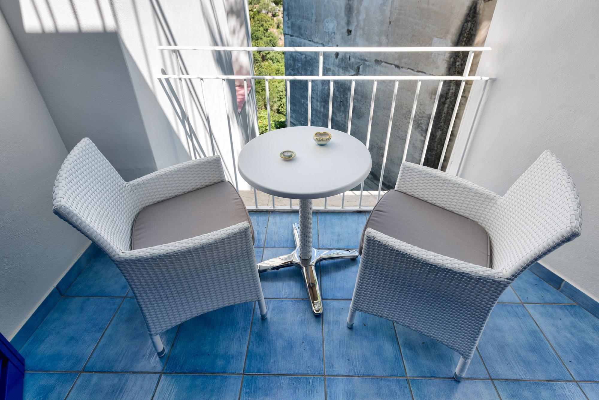 Boutique Hotel Helios (Adults Only) Сорренто Экстерьер фото