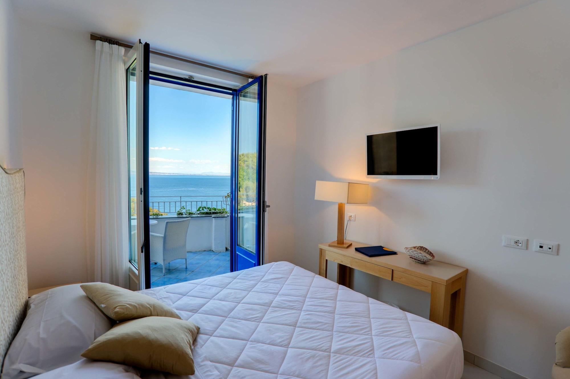 Boutique Hotel Helios (Adults Only) Сорренто Экстерьер фото