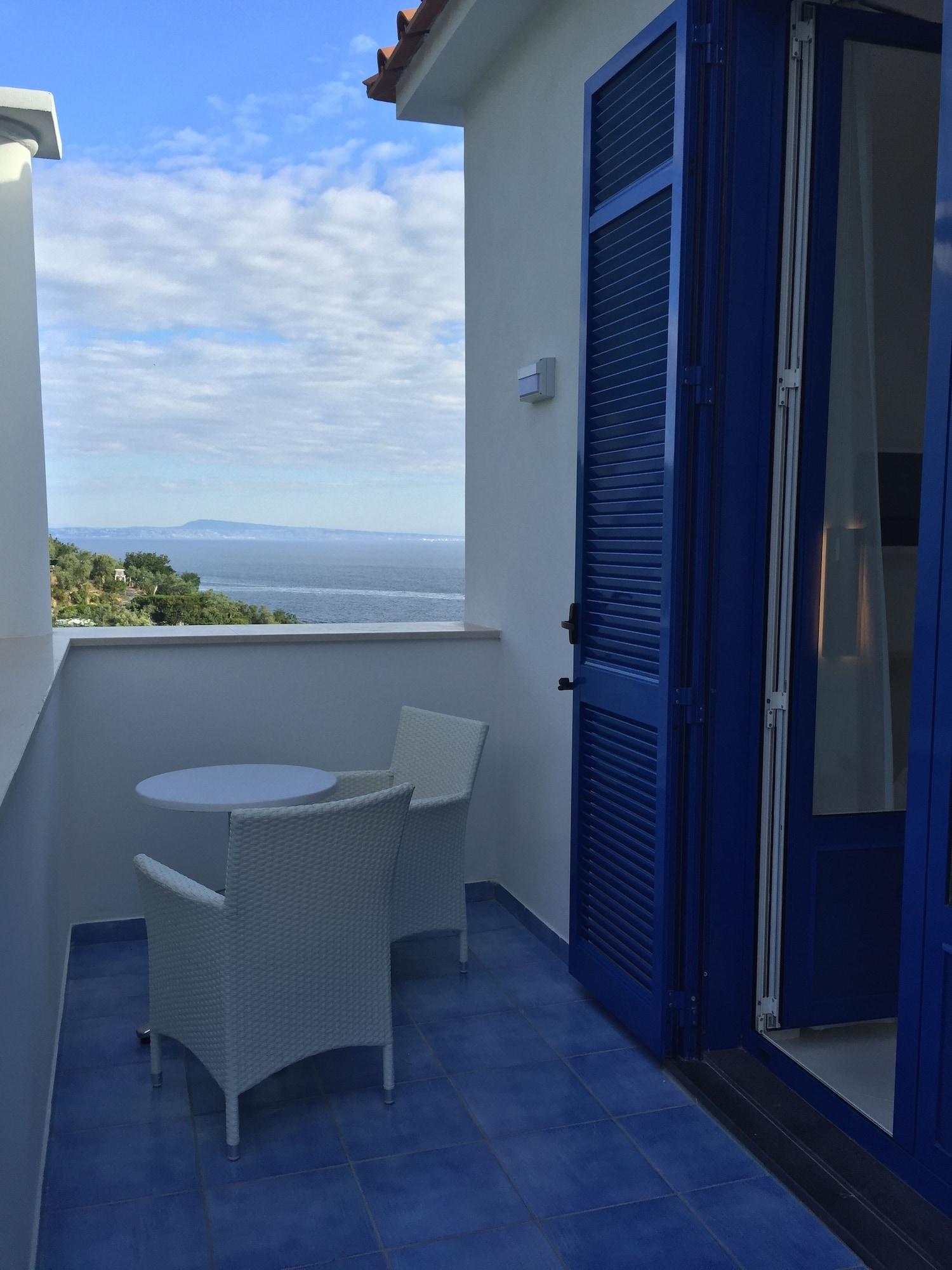 Boutique Hotel Helios (Adults Only) Сорренто Экстерьер фото