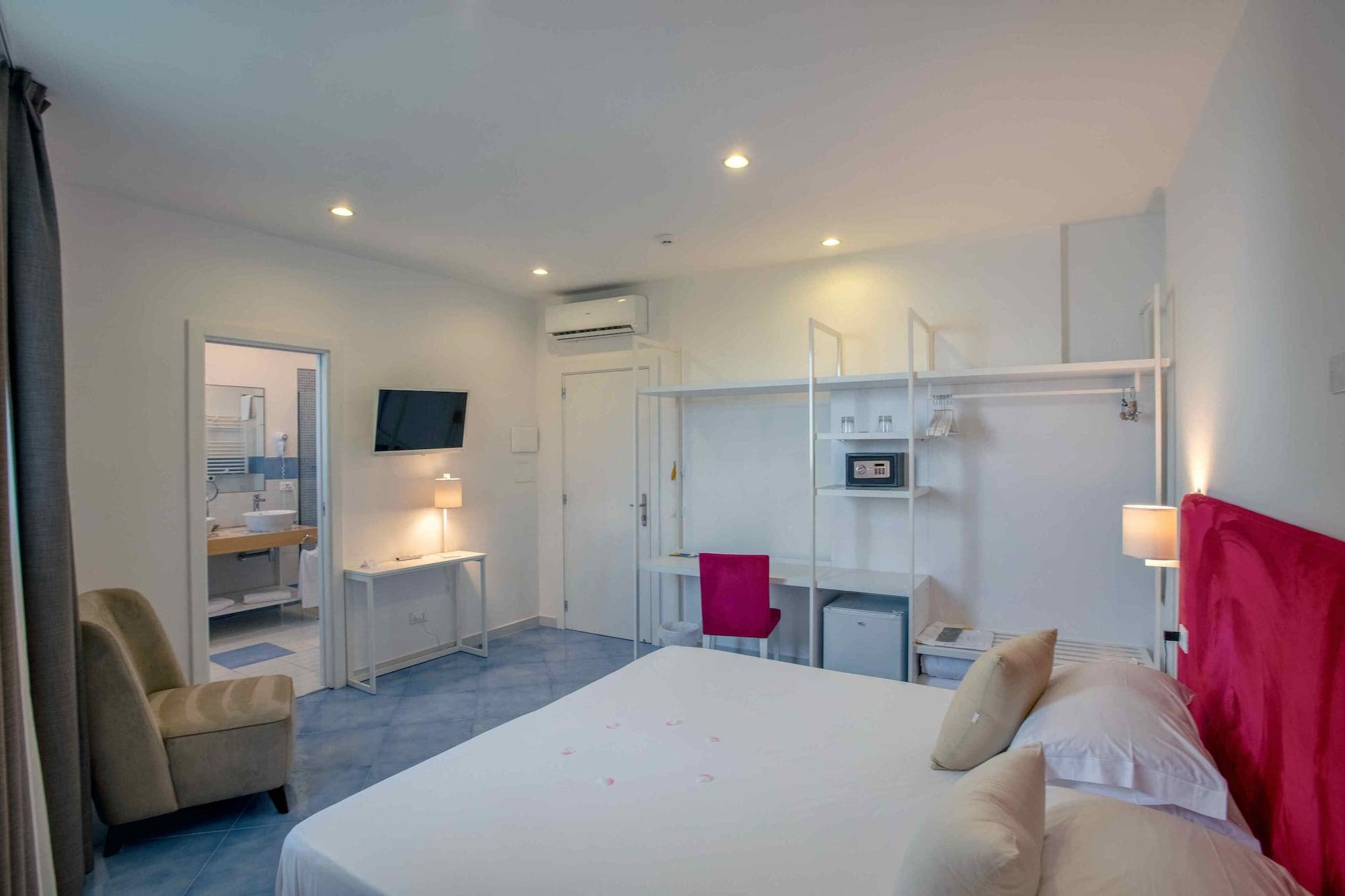 Boutique Hotel Helios (Adults Only) Сорренто Экстерьер фото