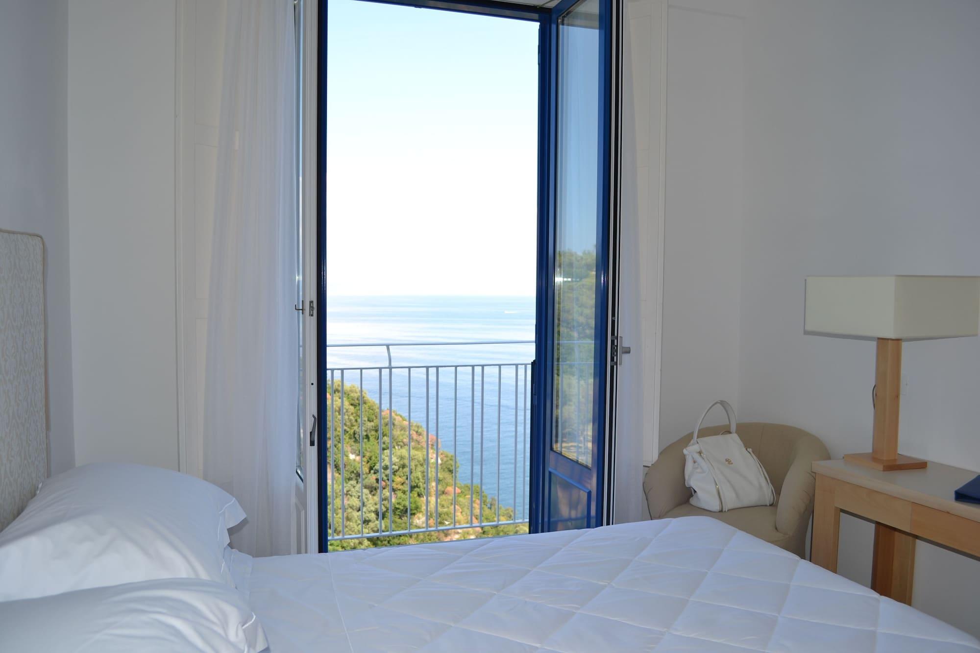 Boutique Hotel Helios (Adults Only) Сорренто Экстерьер фото