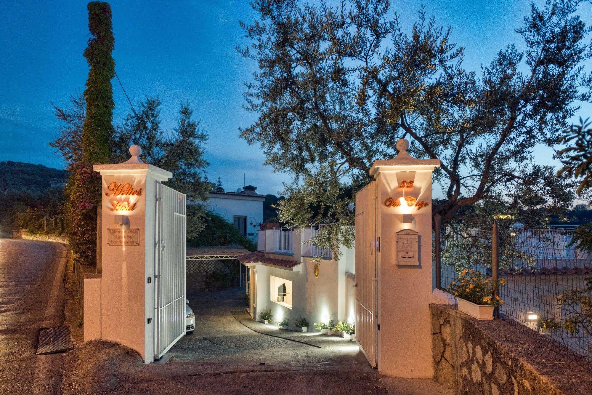 Boutique Hotel Helios (Adults Only) Сорренто Экстерьер фото