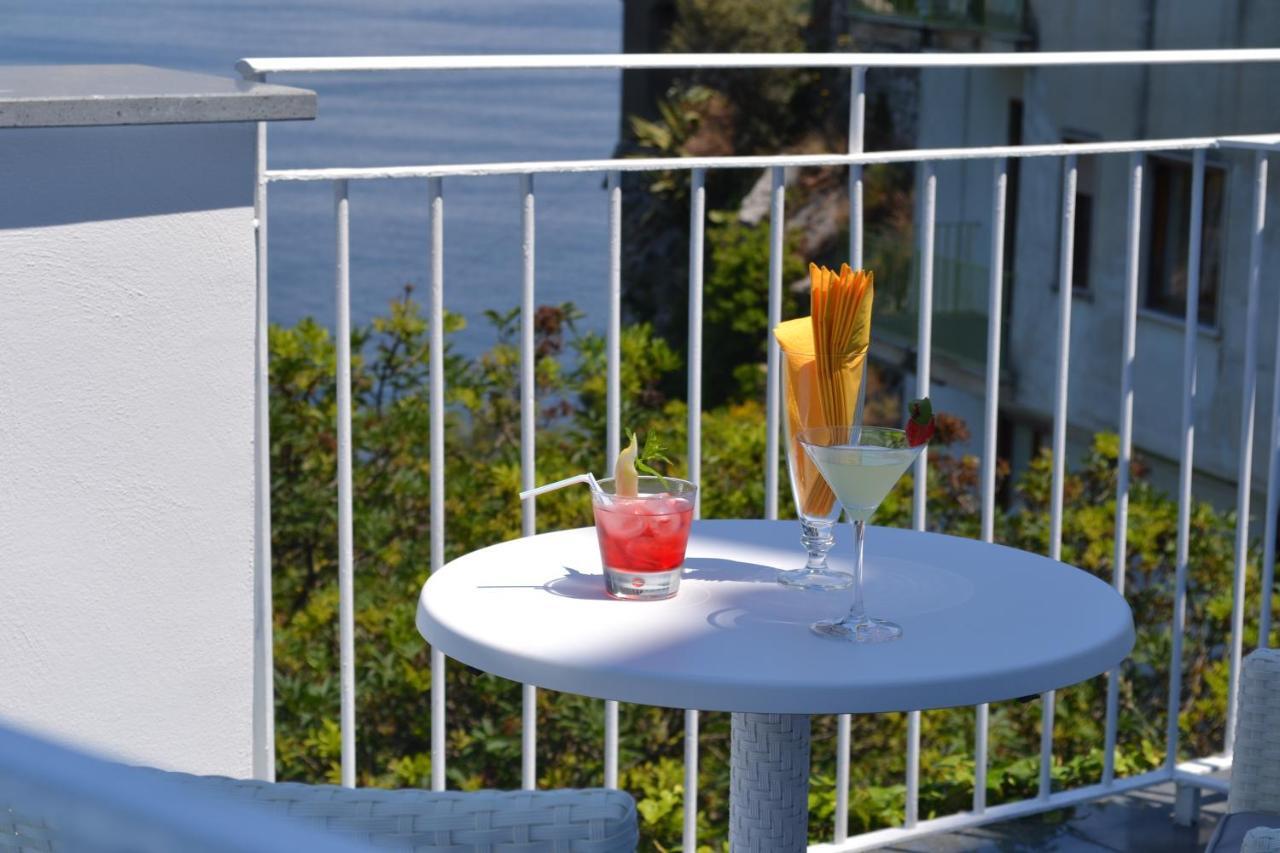 Boutique Hotel Helios (Adults Only) Сорренто Экстерьер фото
