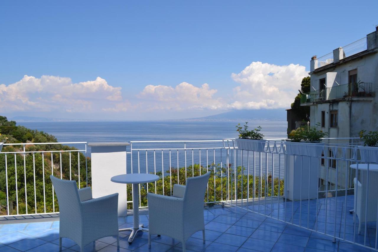 Boutique Hotel Helios (Adults Only) Сорренто Экстерьер фото