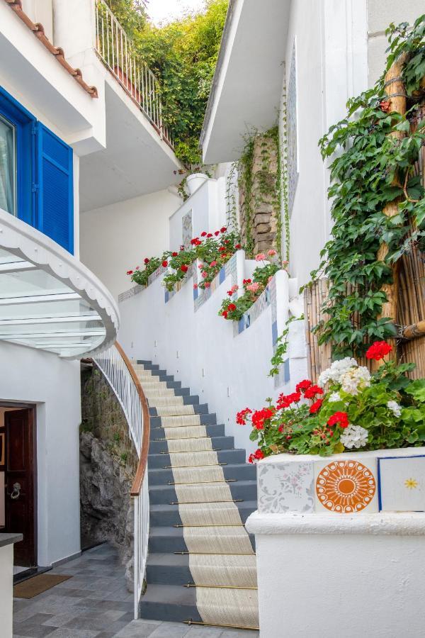 Boutique Hotel Helios (Adults Only) Сорренто Экстерьер фото